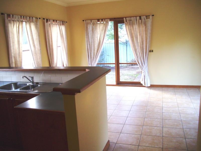 1/8-13 Adelaide Close, Berwick VIC 3806