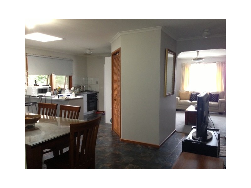 16 Gordonia Crescent, Narre Warren VIC 3805