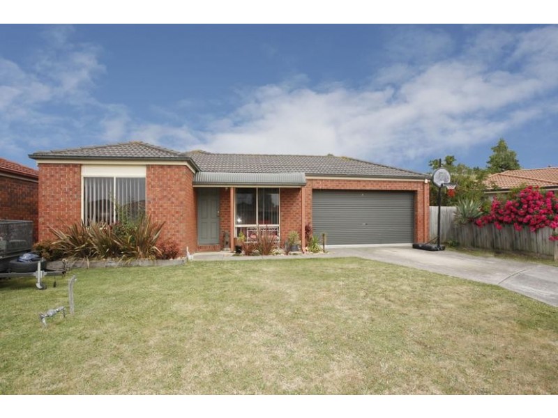 27 Balmaceda Court, Berwick VIC 3806