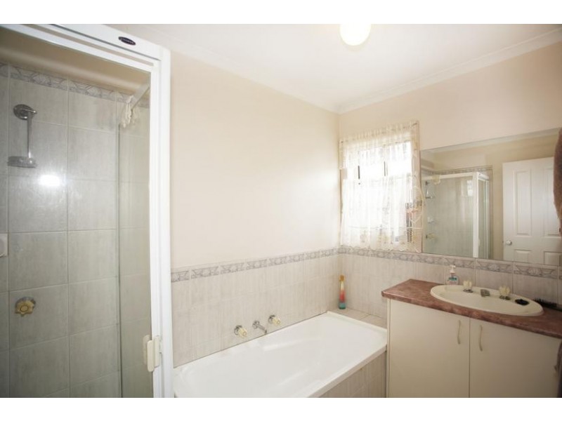 27 Balmaceda Court, Berwick VIC 3806