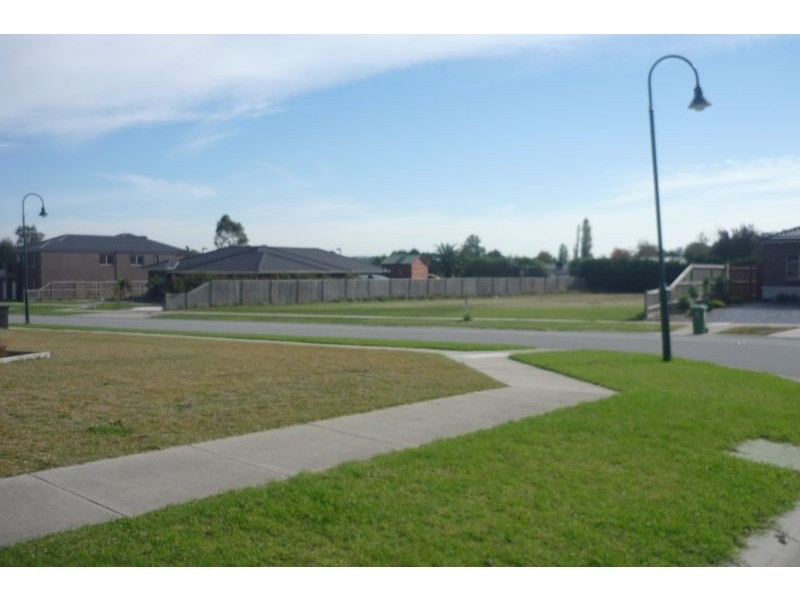 13 Tara Park Close, Narre Warren North VIC 3804