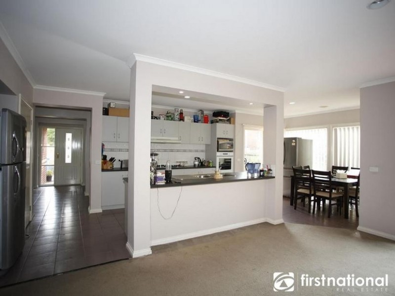 6 Sallybrook Circuit, Narre Warren VIC 3805