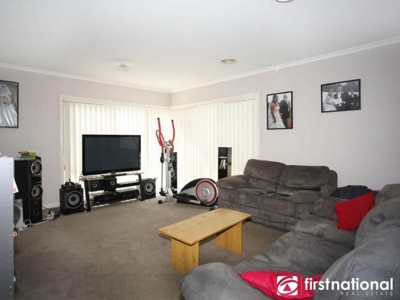 6 Sallybrook Circuit, Narre Warren VIC 3805