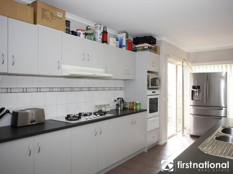 6 Sallybrook Circuit, Narre Warren VIC 3805