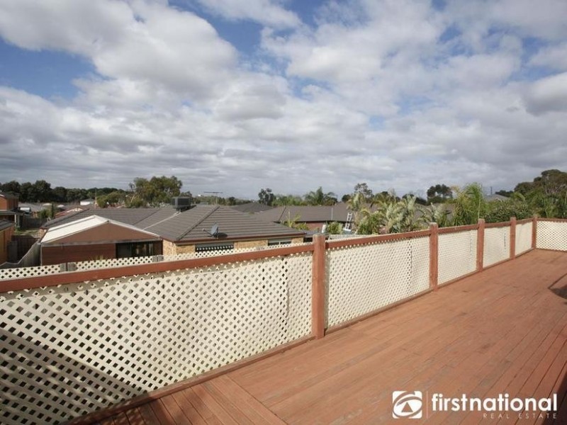 6 Sallybrook Circuit, Narre Warren VIC 3805