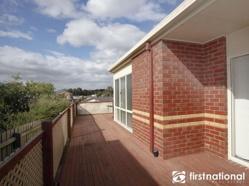 6 Sallybrook Circuit, Narre Warren VIC 3805