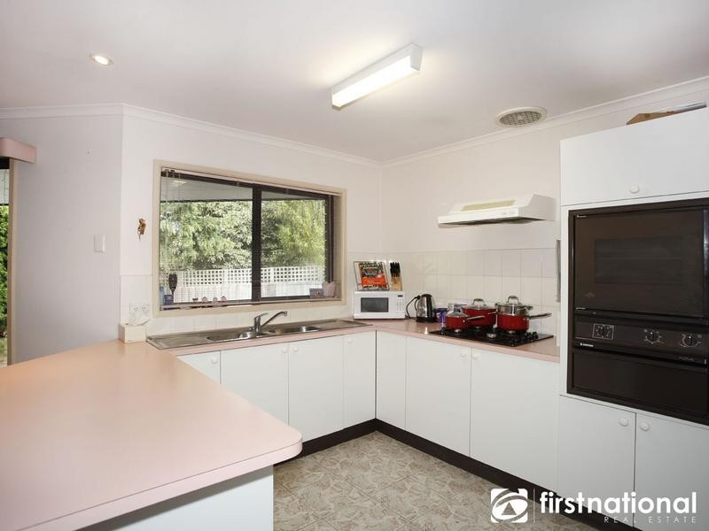 11 Amber Crescent, Narre Warren VIC 3805