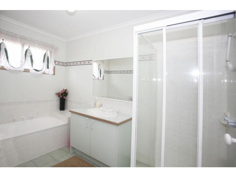 13 Insignia Crescent, Berwick VIC 3806