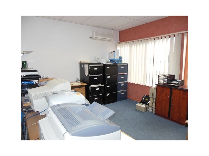 4 & 5/2a Gloucester Avenue, Berwick VIC 3806