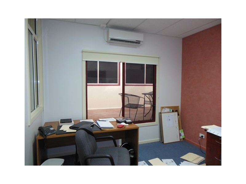 4 & 5/2a Gloucester Avenue, Berwick VIC 3806