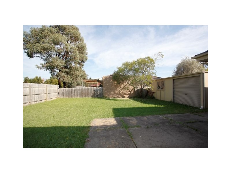 22 Garryowen Crescent, Narre Warren VIC 3805