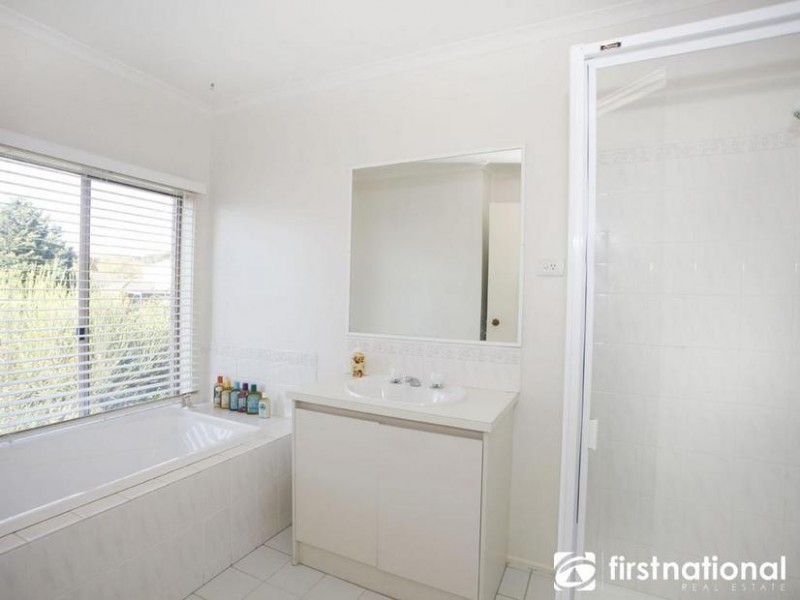 4 Pelican Court, Narre Warren South VIC 3805