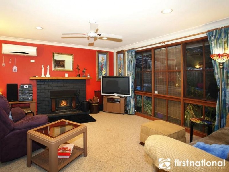 24 Guildford Crescent, Narre Warren VIC 3805