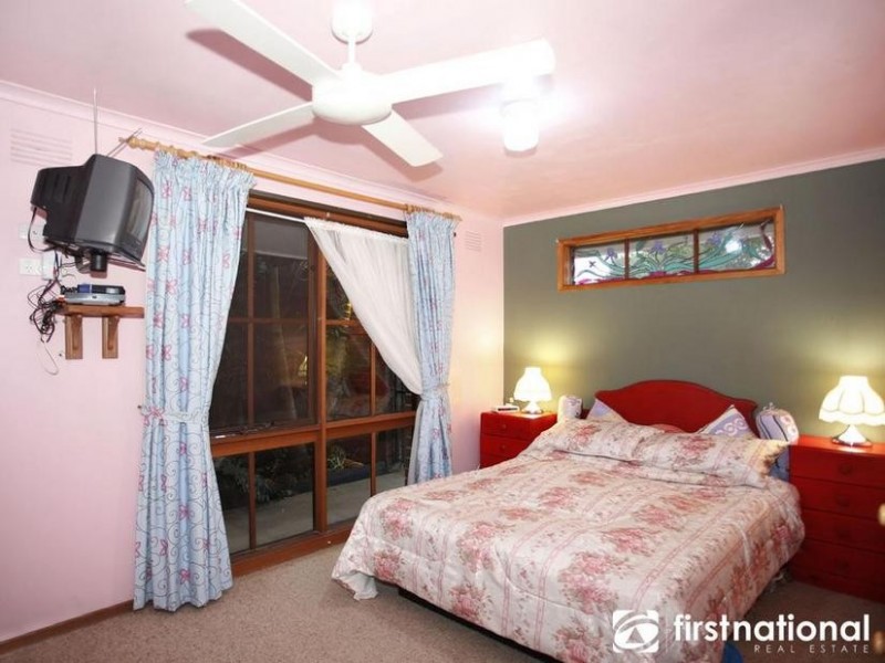 24 Guildford Crescent, Narre Warren VIC 3805