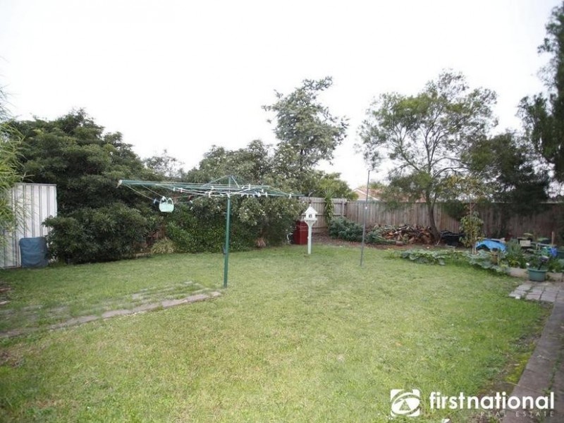 24 Guildford Crescent, Narre Warren VIC 3805