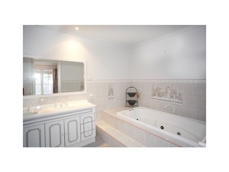 89 Robinson Road, Narre Warren North VIC 3804