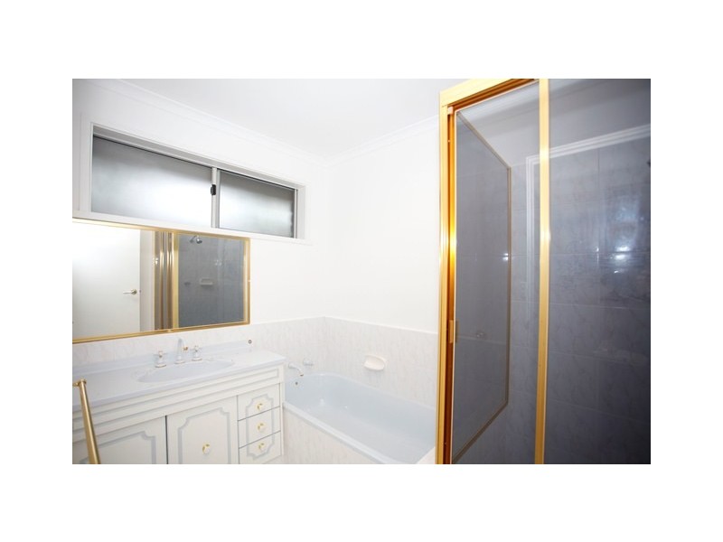 28 Baringa Park Drive, Narre Warren South VIC 3805