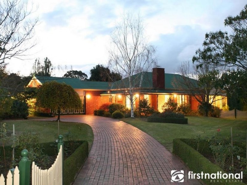 13 Eve Close, Narre Warren South VIC 3805