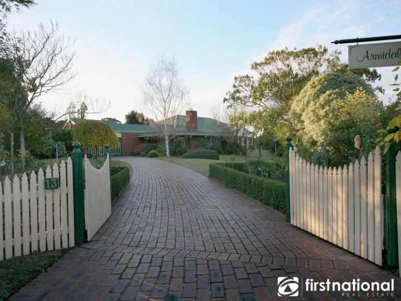 13 Eve Close, Narre Warren South VIC 3805