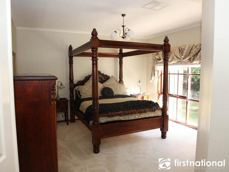 13 Eve Close, Narre Warren South VIC 3805