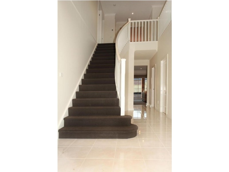 46 Mountainview Boulevard, Cranbourne North VIC 3977