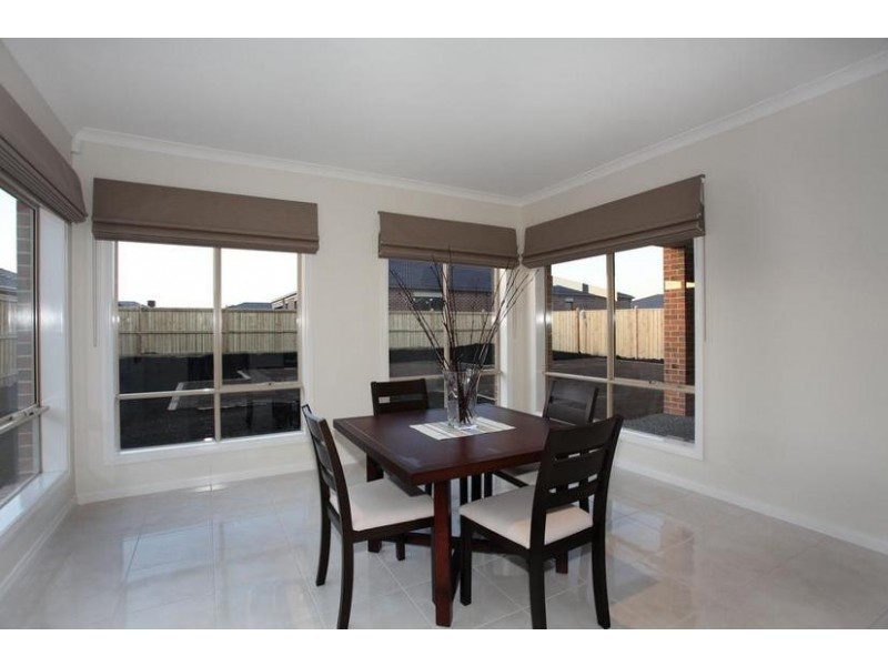 46 Mountainview Boulevard, Cranbourne North VIC 3977