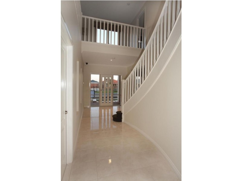 46 Mountainview Boulevard, Cranbourne North VIC 3977