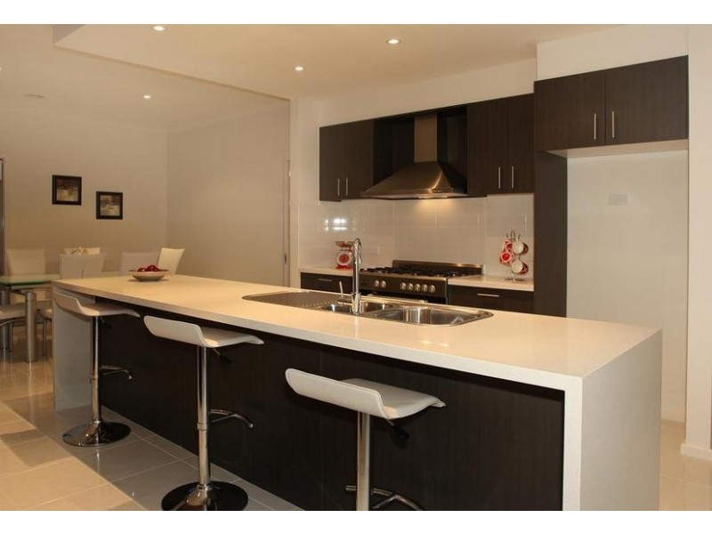 48 Mountainview Boulevard, Cranbourne North VIC 3977