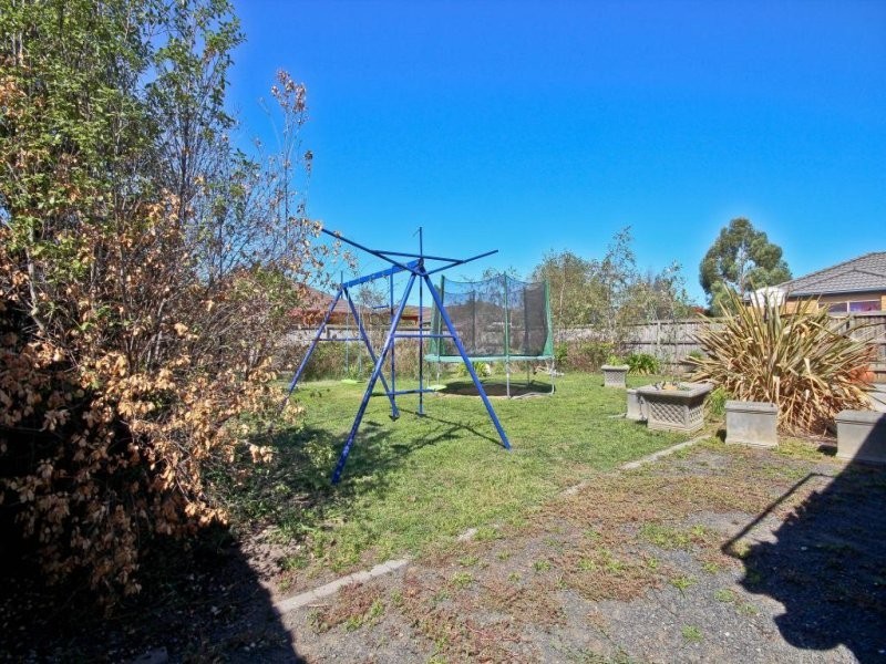 8 Baronessa Avenue, Narre Warren South VIC 3805