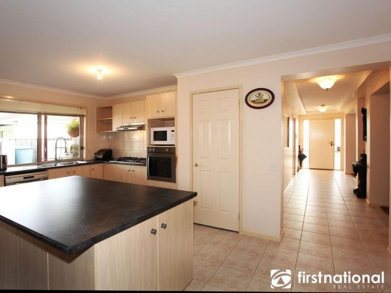 20 Hallmark Drive, Narre Warren South VIC 3805