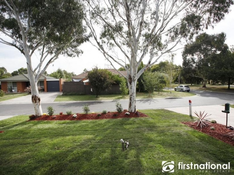 6 Wirrabarra Place, Berwick VIC 3806