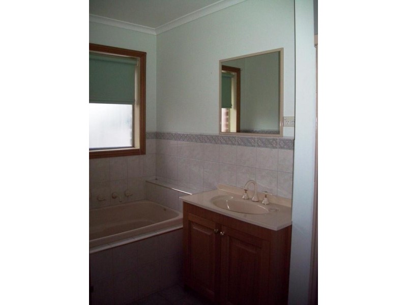 1 Jumbuck Court, Berwick VIC 3806