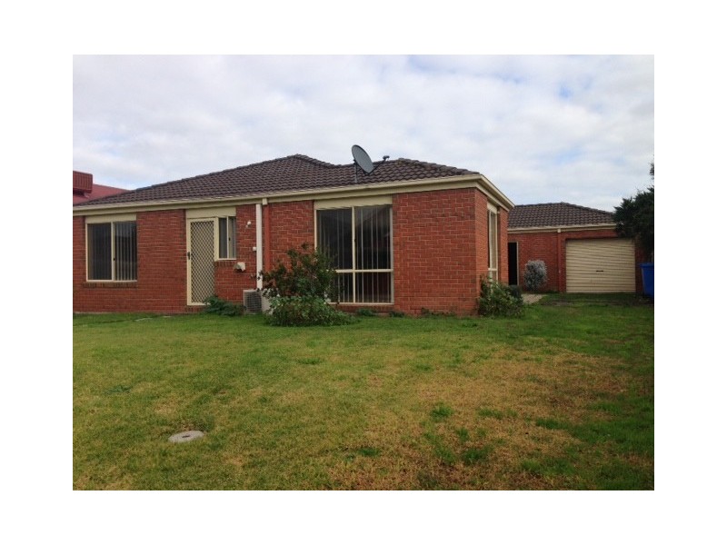 2 Pineview court, Narre Warren South VIC 3805