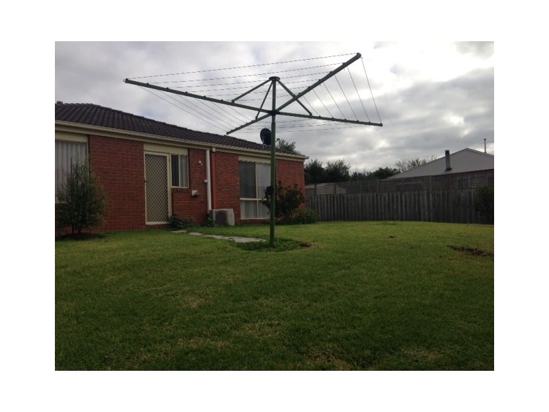 2 Pineview court, Narre Warren South VIC 3805