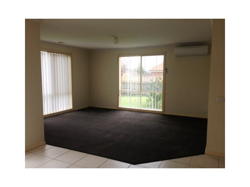 2 Pineview court, Narre Warren South VIC 3805