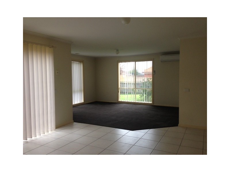 2 Pineview court, Narre Warren South VIC 3805