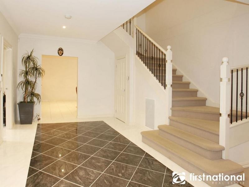 16 Piccadilly Court, Narre Warren South VIC 3805