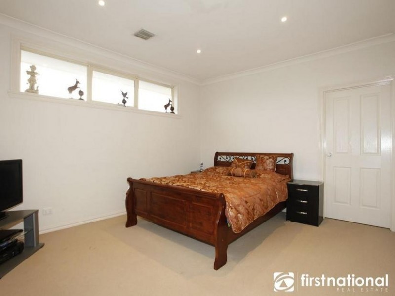 16 Piccadilly Court, Narre Warren South VIC 3805