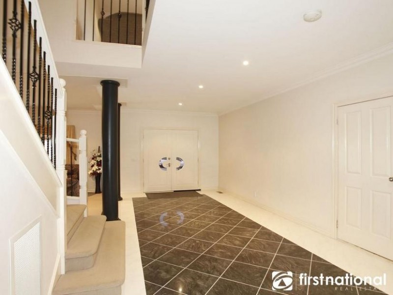 16 Piccadilly Court, Narre Warren South VIC 3805