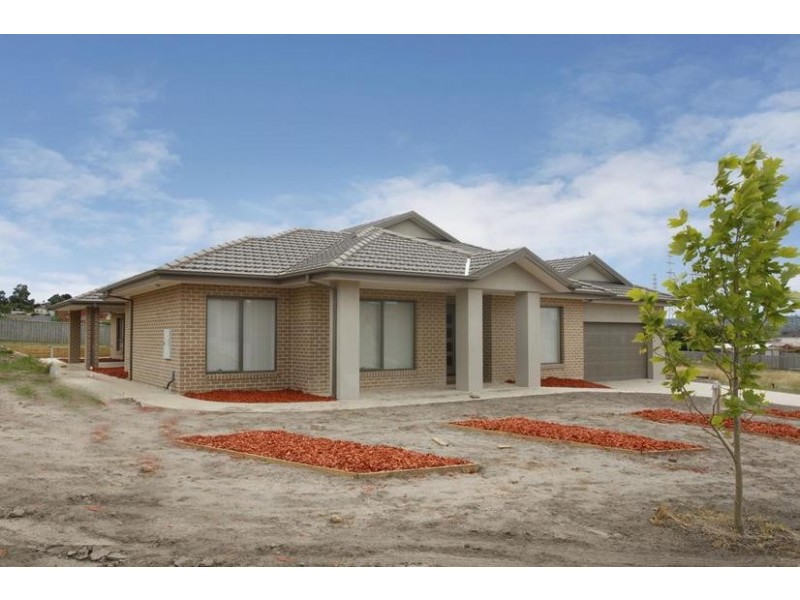 16 Avenview Drive, Narre Warren North VIC 3804