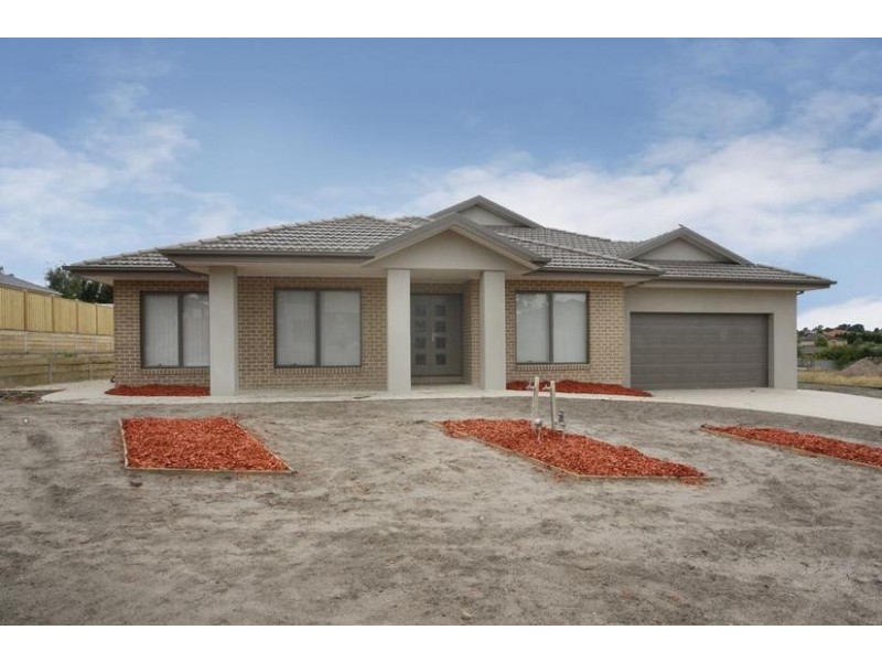 16 Avenview Drive, Narre Warren North VIC 3804