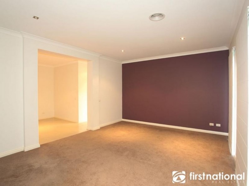 2/10 York Road, Berwick VIC 3806