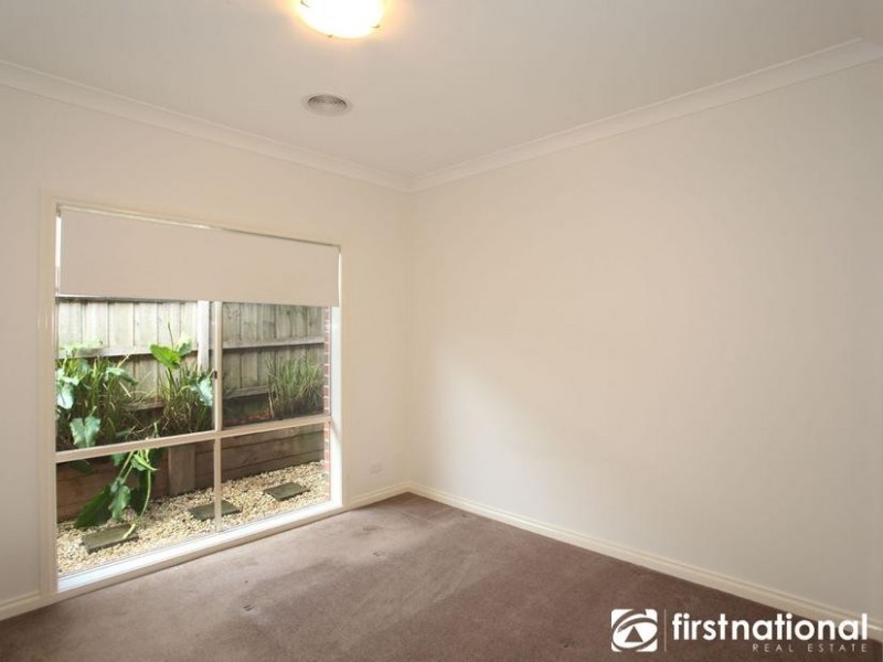 2/10 York Road, Berwick VIC 3806