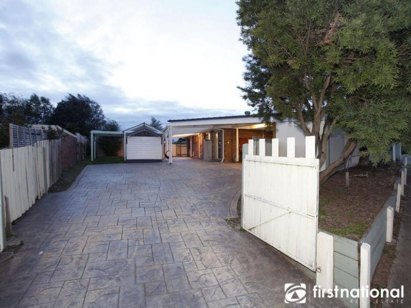2 Topaz Place, Narre Warren VIC 3805