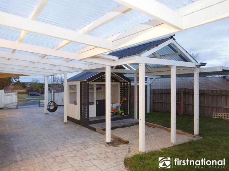 2 Topaz Place, Narre Warren VIC 3805