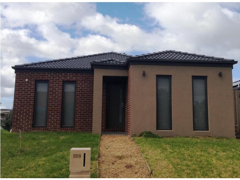 128 Fleetwood Drive, Narre Warren VIC 3805