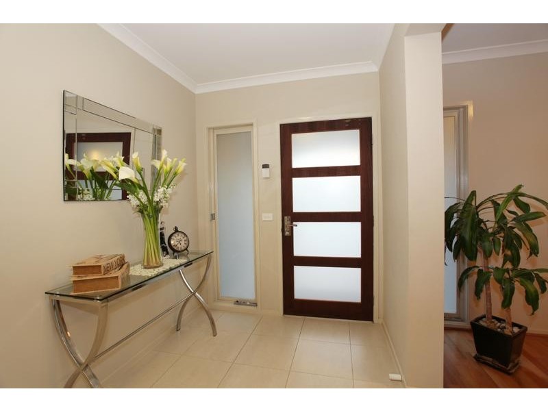 8 Baddeley Circuit, Cranbourne North VIC 3977