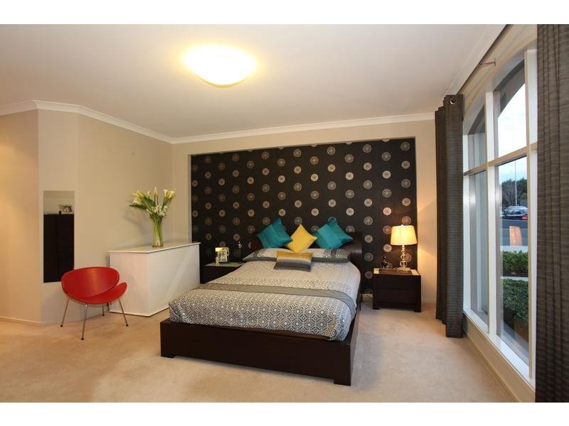 8 Baddeley Circuit, Cranbourne North VIC 3977