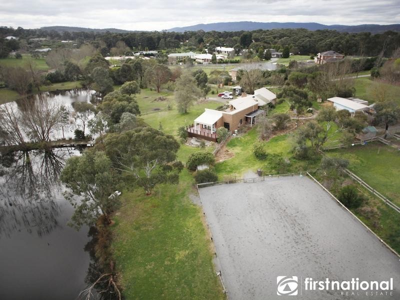 11 & 12 Oaks Court, Lysterfield South VIC 3156