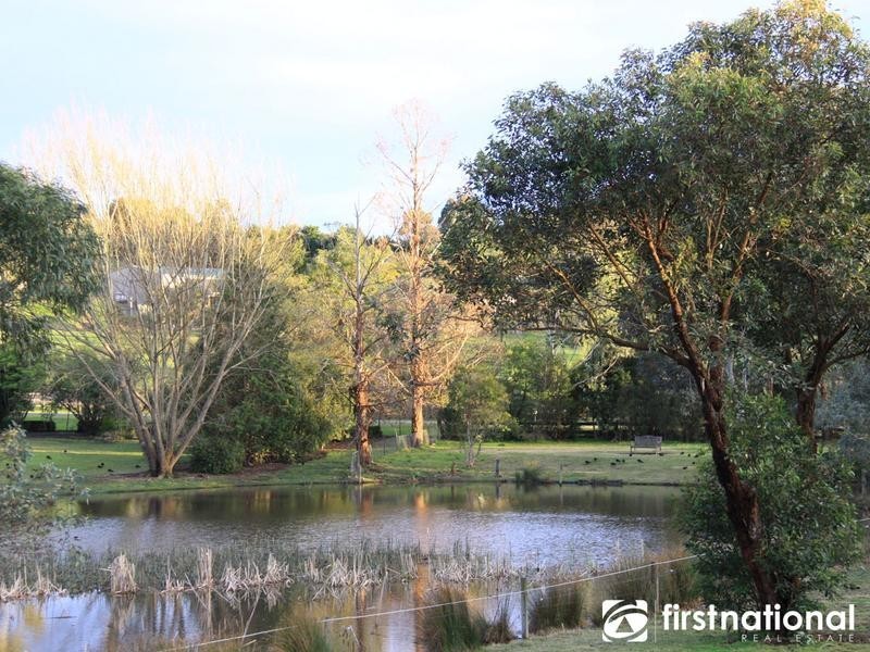 11 & 12 Oaks Court, Lysterfield South VIC 3156